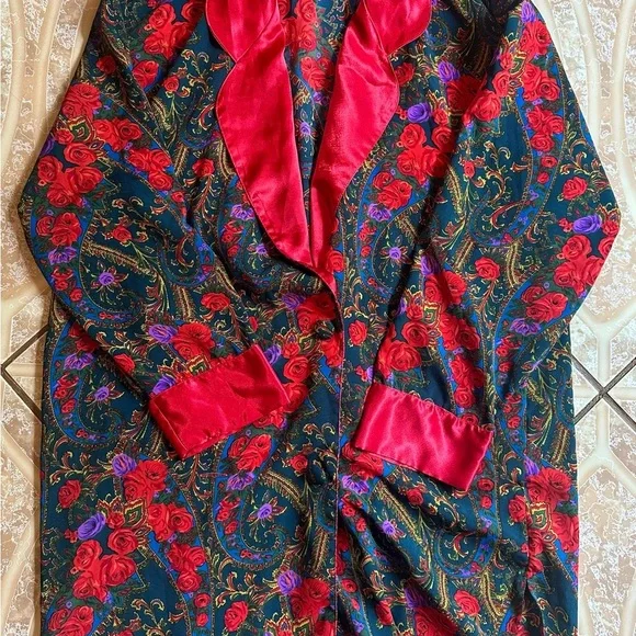 Vintage Victoria Secret Floral Red Robe - Picture 5 of 15